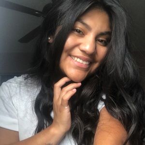 Meet your Posher, Daniela